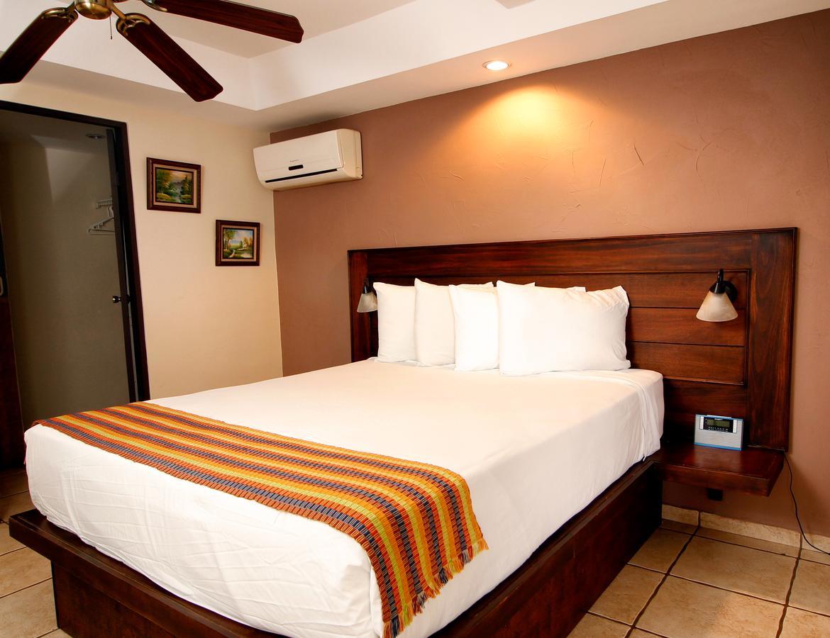 La Riviera Hotel San Antonio De Belen Екстериор снимка