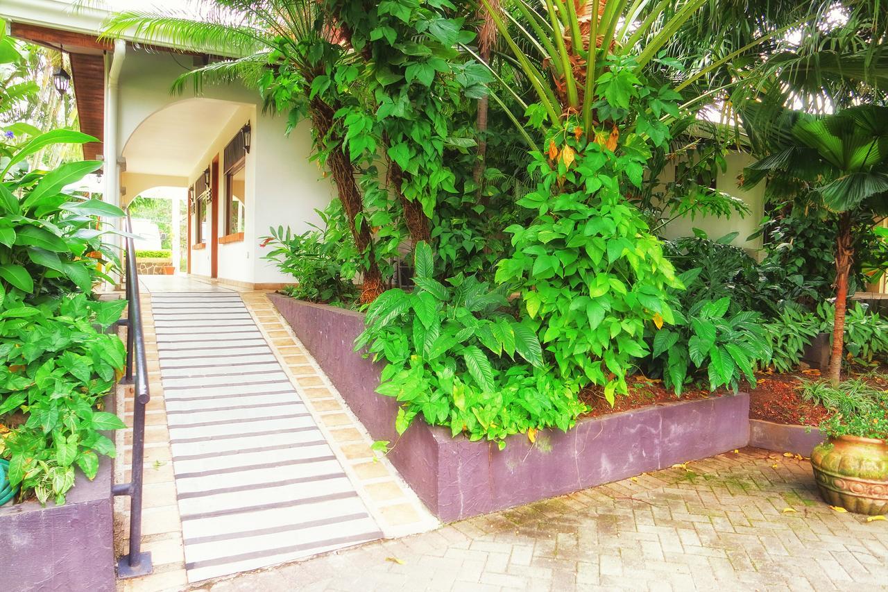 La Riviera Hotel San Antonio De Belen Екстериор снимка