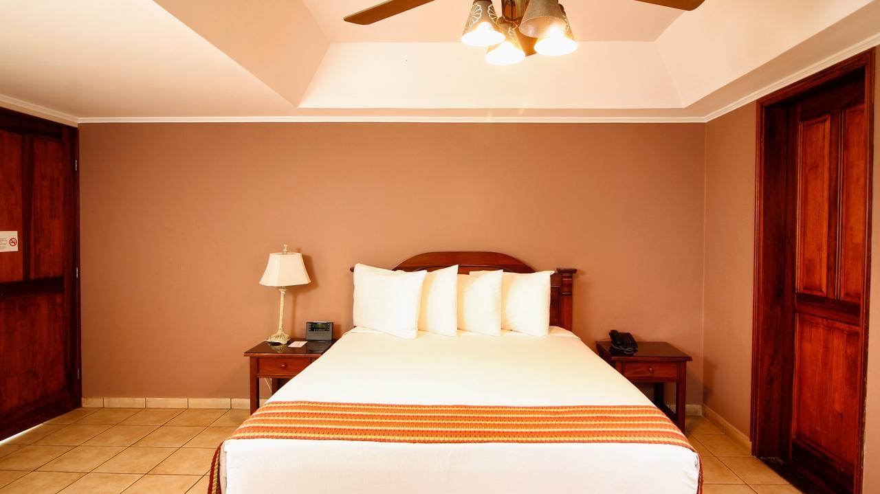 La Riviera Hotel San Antonio De Belen Екстериор снимка
