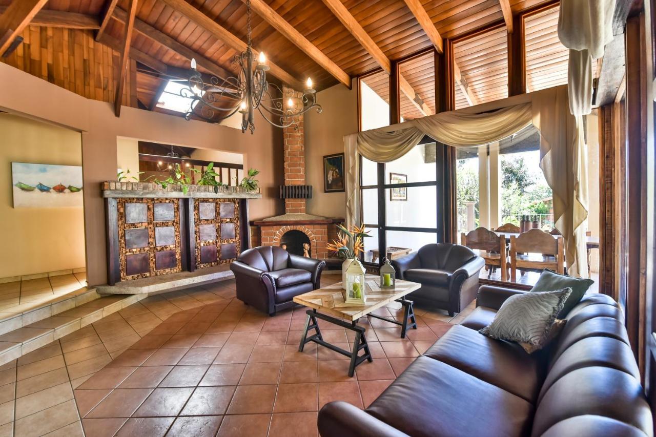 La Riviera Hotel San Antonio De Belen Екстериор снимка